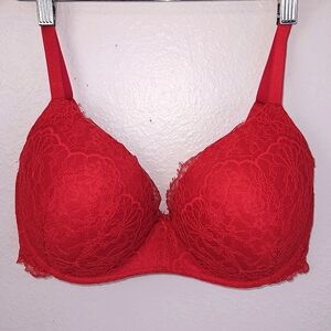 Victoria's Secret Dream Angels Red Lace Padded No Wire Bra 38DD Wireless